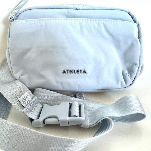 Athleta Belt Bag / Crossbody Light Blue Small Travel Bag Fanny Pack Power of She - Picture 2 of 9